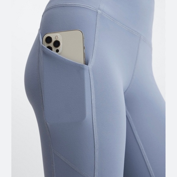 Fabletics Capri length High Rise Oasis Size 4X soft blue - Picture 8 of 11